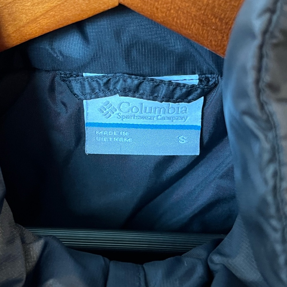 Columbia Puffer Vest with Hood Size Small Black - Picture 3 of 4